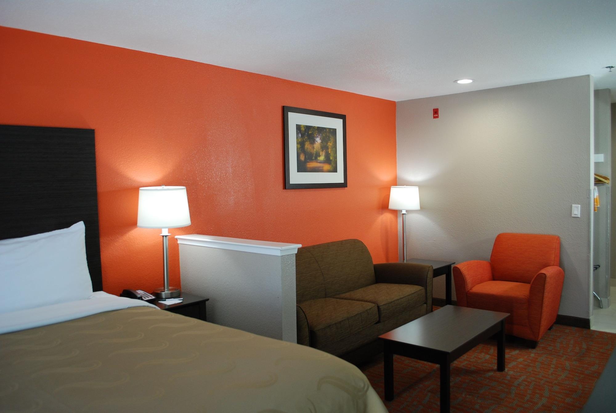 Quality Inn & Suites Fresno Northwest מראה חיצוני תמונה